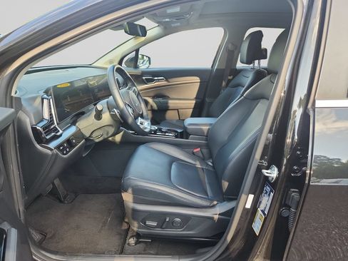 Certified 2025 Kia Sportage EX w/ EX Premium Package AWD/4WD image 9