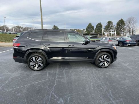 Certified 2025 Volkswagen Atlas SE w/ Panoramic Sunroof Package image 10