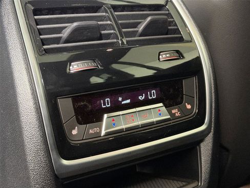 New 2027 BMW X7 xDrive40i AWD/4WD image 26