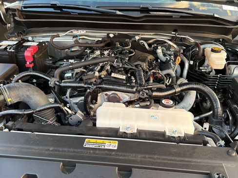 Certified 2024 Toyota Tacoma SR5 AWD/4WD image 33