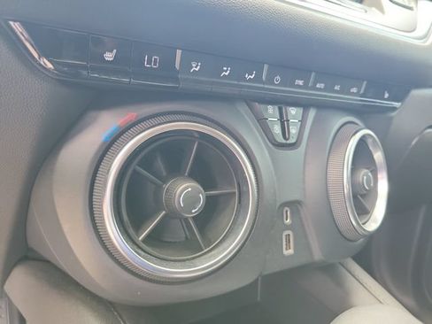 Used 2021 Chevrolet Blazer LT FWD image 28