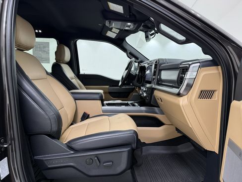 Used 2025 Ford F350 Lariat w/ Chrome Package image 34