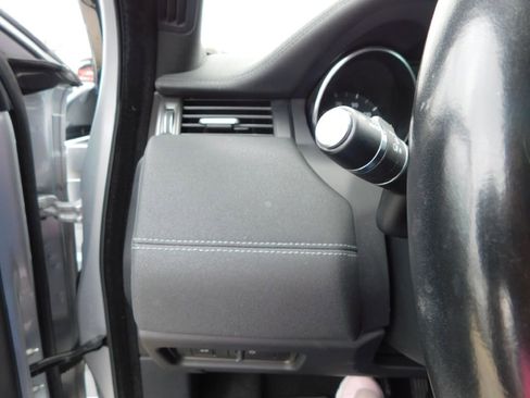 Used 2018 Land Rover Range Rover Evoque SE image 33