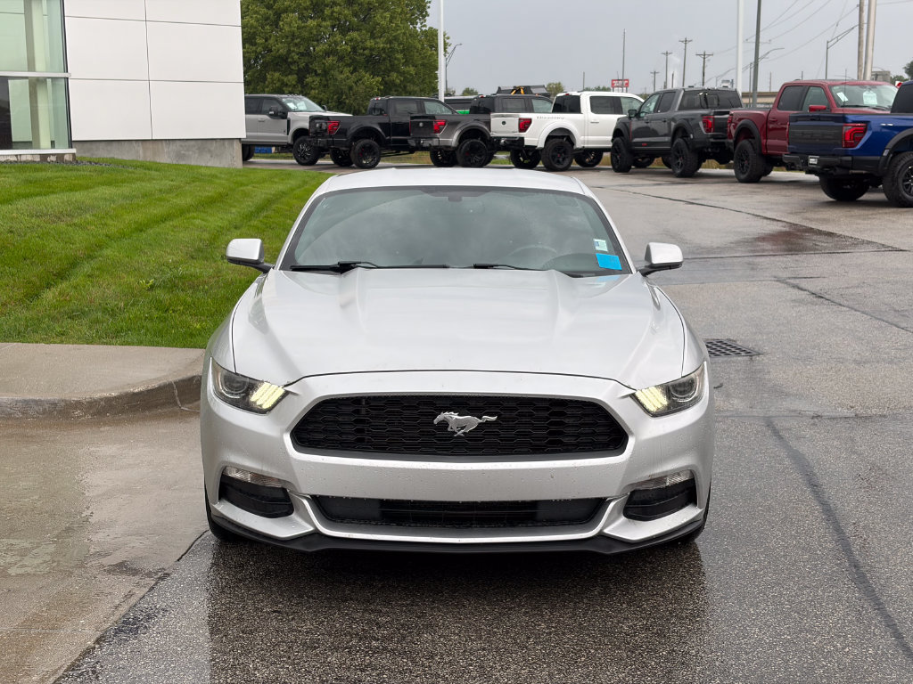 Used 2017 Ford Mustang Coupe RWD image 8
