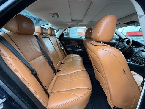 Used 2016 Jaguar XJ R-Sport image 25