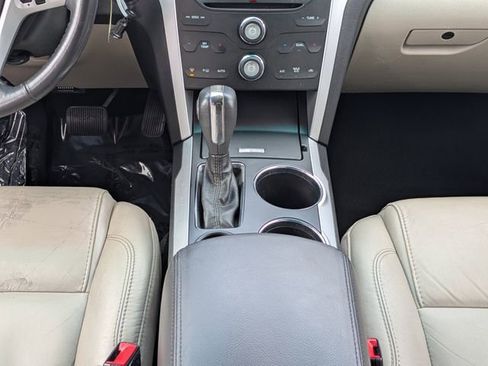 Used 2014 Ford Explorer XLT w/ Equipment Group 202A image 18