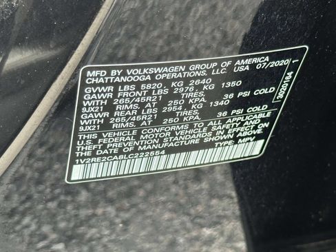 Used 2020 Volkswagen Atlas Cross Sport SEL R-Line AWD/4WD image 25