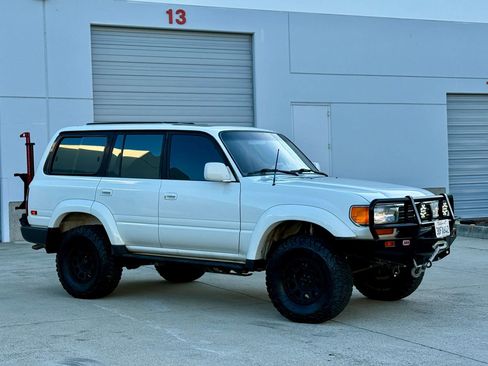 Used 1997 Toyota Land Cruiser Sport Utility 4D image 4