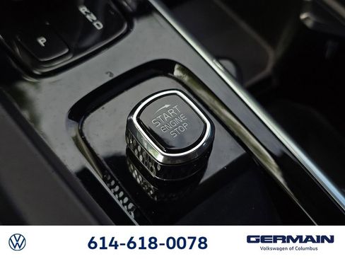 Used 2022 Volvo S60 B5 Momentum w/ Climate Package FWD image 39