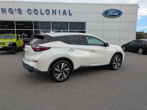 Used 2022 Nissan Murano SL w/ SL Moonroof Package image 3