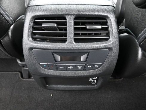 Certified 2022 Honda Pilot Special Edition image 16