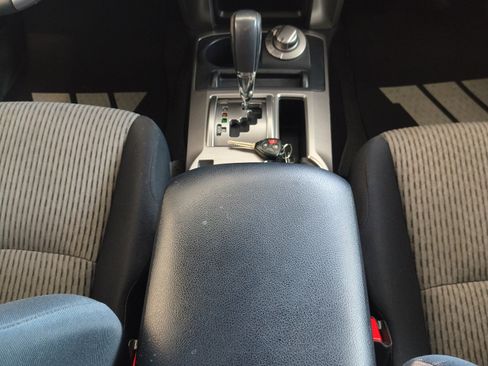 Used 2016 Toyota 4Runner SR5 image 19