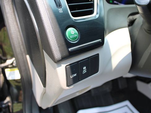 Used 2013 Honda Civic Hybrid Sedan image 25