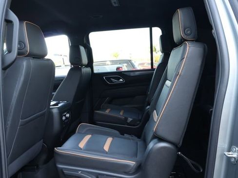 Used 2024 GMC Yukon XL AT4 w/ Technology Package image 18