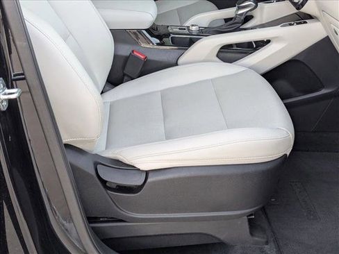 Used 2023 Kia Telluride S image 24