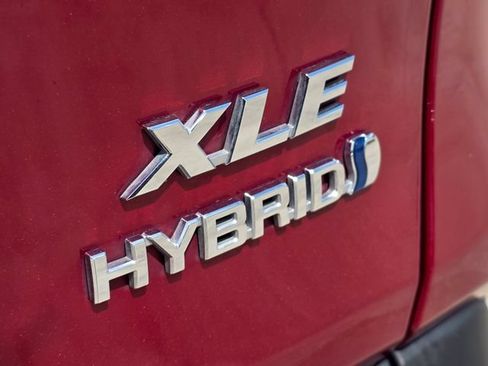 Used 2022 Toyota RAV4 XLE w/ Convenience Package AWD/4WD image 8