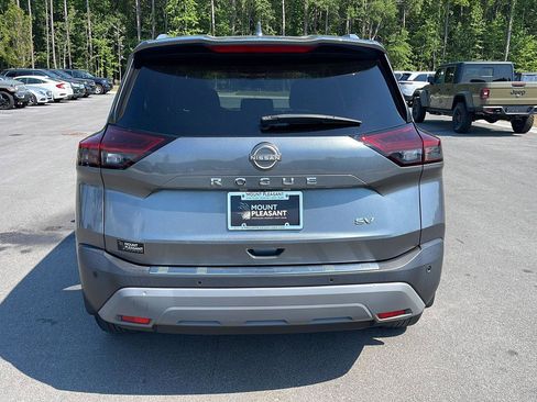 Used 2023 Nissan Rogue SV w/ SV Premium B Package FWD image 6