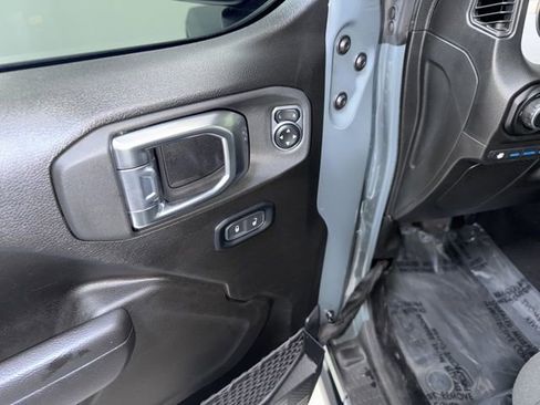 Used 2024 Jeep Wrangler Unlimited AWD/4WD image 11