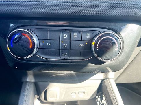 Used 2024 Chevrolet TrailBlazer LT FWD image 15