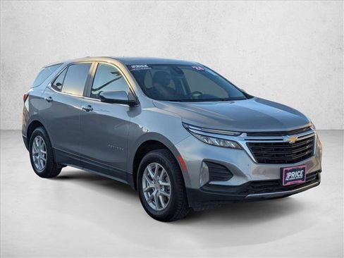 Used 2024 Chevrolet Equinox LT image 3