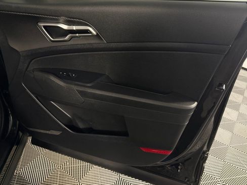 Used 2023 Kia Sportage LX image 33