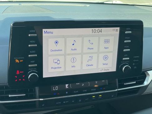 Used 2022 Toyota Sienna XLE w/ XLE Plus Package FWD image 12