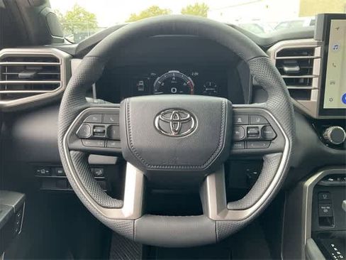 Used 2025 Toyota Tundra Limited image 21