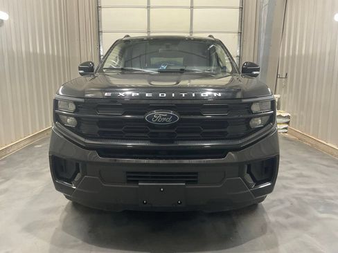 Used 2025 Ford Expedition Max Active AWD/4WD image 2