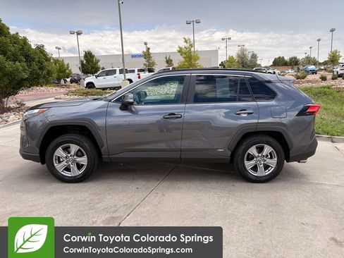 Used 2025 Toyota RAV4 XLE AWD/4WD image 4