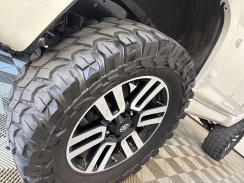 Used 2021 Toyota 4Runner Limited AWD/4WD image 35