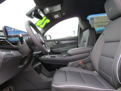 New 2026 Buick Enclave Sport Touring w/ LPO, Floor Liner Package image 15