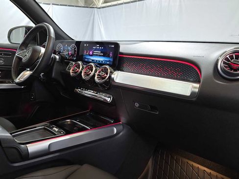 Certified 2025 Mercedes-Benz GLB 250 4MATIC image 11