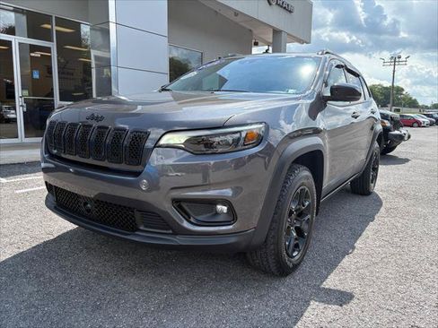Certified 2022 Jeep Cherokee Latitude w/ Sun & Sound Group AWD/4WD image 3