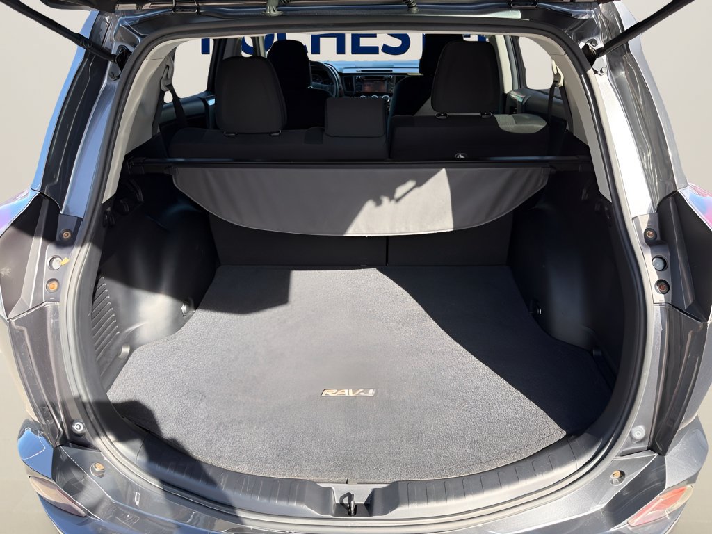 Used 2016 Toyota RAV4 LE AWD/4WD image 21