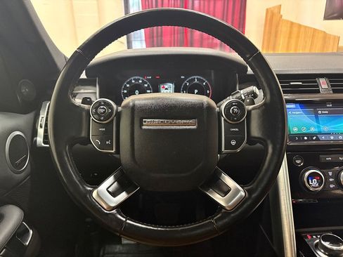 Used 2018 Land Rover Discovery HSE AWD/4WD image 17