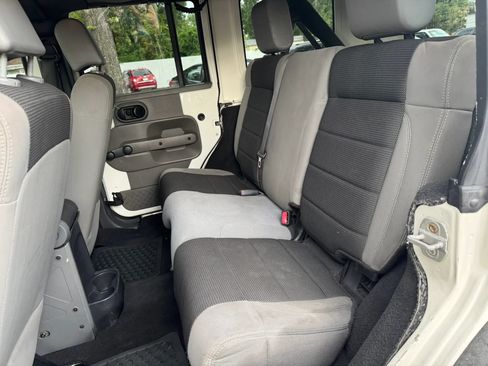 Used 2007 Jeep Wrangler Unlimited X RWD image 11