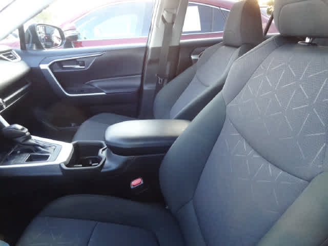 Used 2024 Toyota RAV4 XLE FWD image 8
