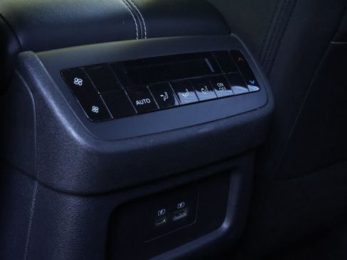 Used 2024 Nissan Pathfinder SV FWD image 44
