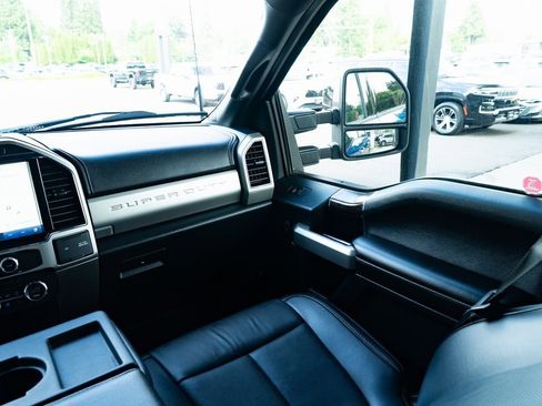 Used 2022 Ford F350 Lariat w/ Chrome Package image 9