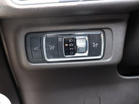 Used 2022 Lincoln Corsair Reserve w/ Equipment Group 201A image 15