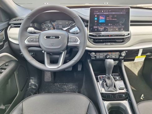 New 2026 Jeep Compass Limited image 9