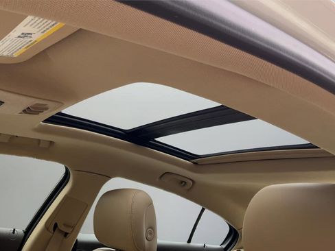 Used 2011 Buick LaCrosse CXL FWD image 18