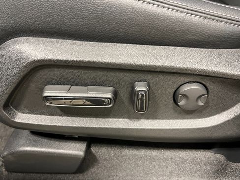 New 2025 Honda Pilot Touring image 17