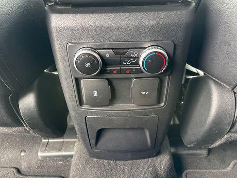 Used 2024 Ford Explorer Limited AWD/4WD image 17