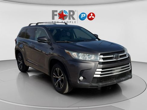 Used 2017 Toyota Highlander Plus image 7