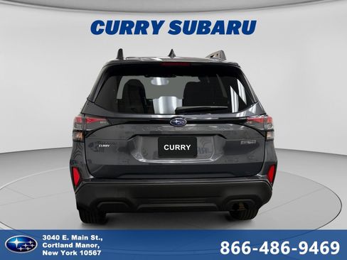 Used 2025 Subaru Forester Premium AWD/4WD image 4