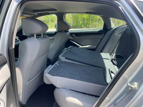 Used 2018 Honda Accord Touring image 21