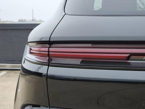 New 2026 Porsche Cayenne image 9