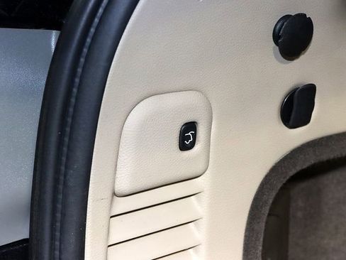 Used 2012 Jeep Grand Cherokee Overland image 30