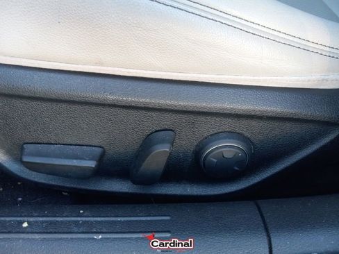 Used 2022 Genesis G70 2.0T image 17